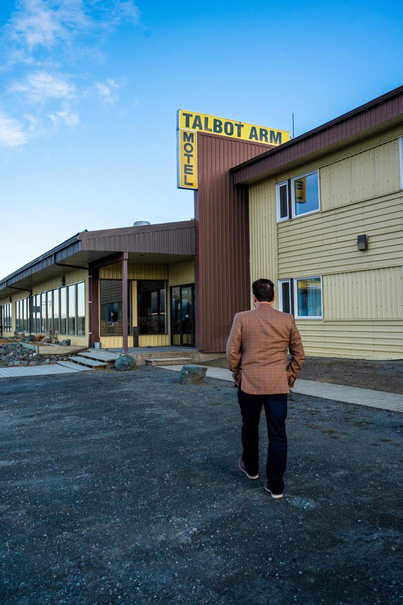 Talbot Arm Motel Destruction Bay Kültér fotó